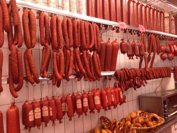 Fleisch und Wurst vom Metzger