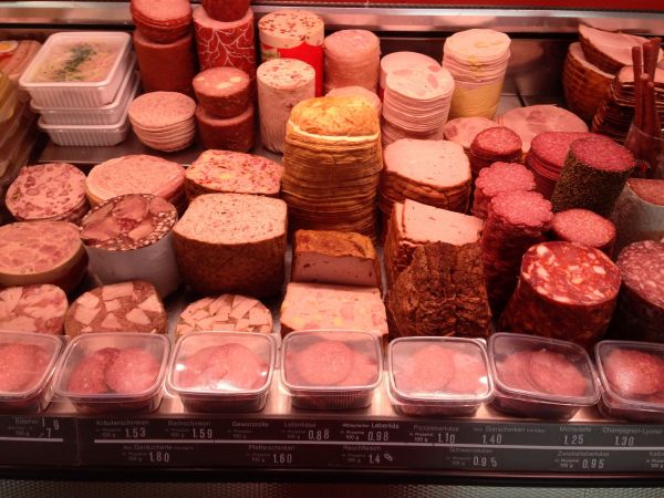 Fleisch und Wurst vom Metzger
