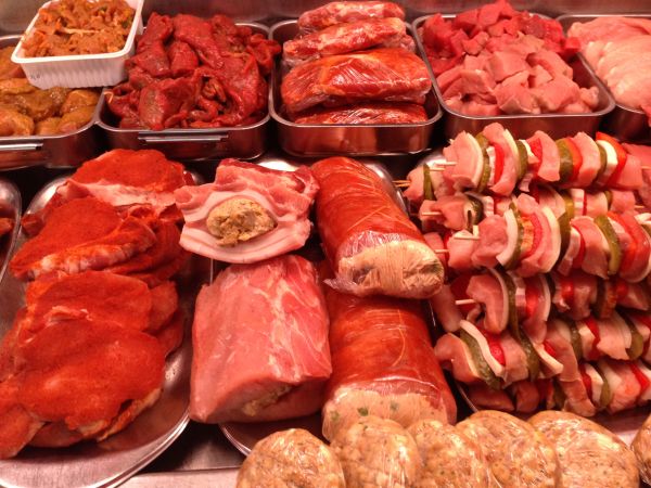 Fleisch und Wurst vom Metzger