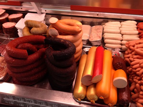 Fleisch und Wurst vom Metzger